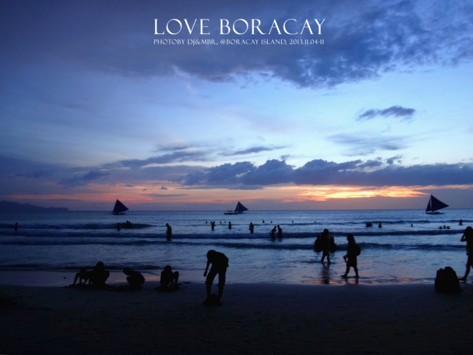 Boracay Regency Beach Resort 两晚 RMB1481.27 from:HOTELS 这是我们此行住的最高端的一家酒店,应该够得上4星标准,酒店超大,游泳池就有3个,走在里边我都有点迷路。酒店位置在S2,离沙滩很近,有自己的专属沙滩,对酒店客人有专属躺椅、浴巾提供,早餐种类还可以。离talipapa很近,去Dmall的话沿着沙滩走个10分钟就到了,旁边有个麦当劳,啥时候都不怕饿肚子了。酒店服务也很好,本来早上出门吃早餐,以为等回来出门的时候再放床头小费,结果等我们回去的时候房间就已