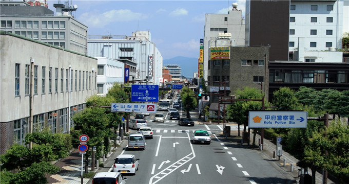 甲府印象 最佳旅游季节春秋最佳 建议游玩天数1天 甲府市位于山梨县