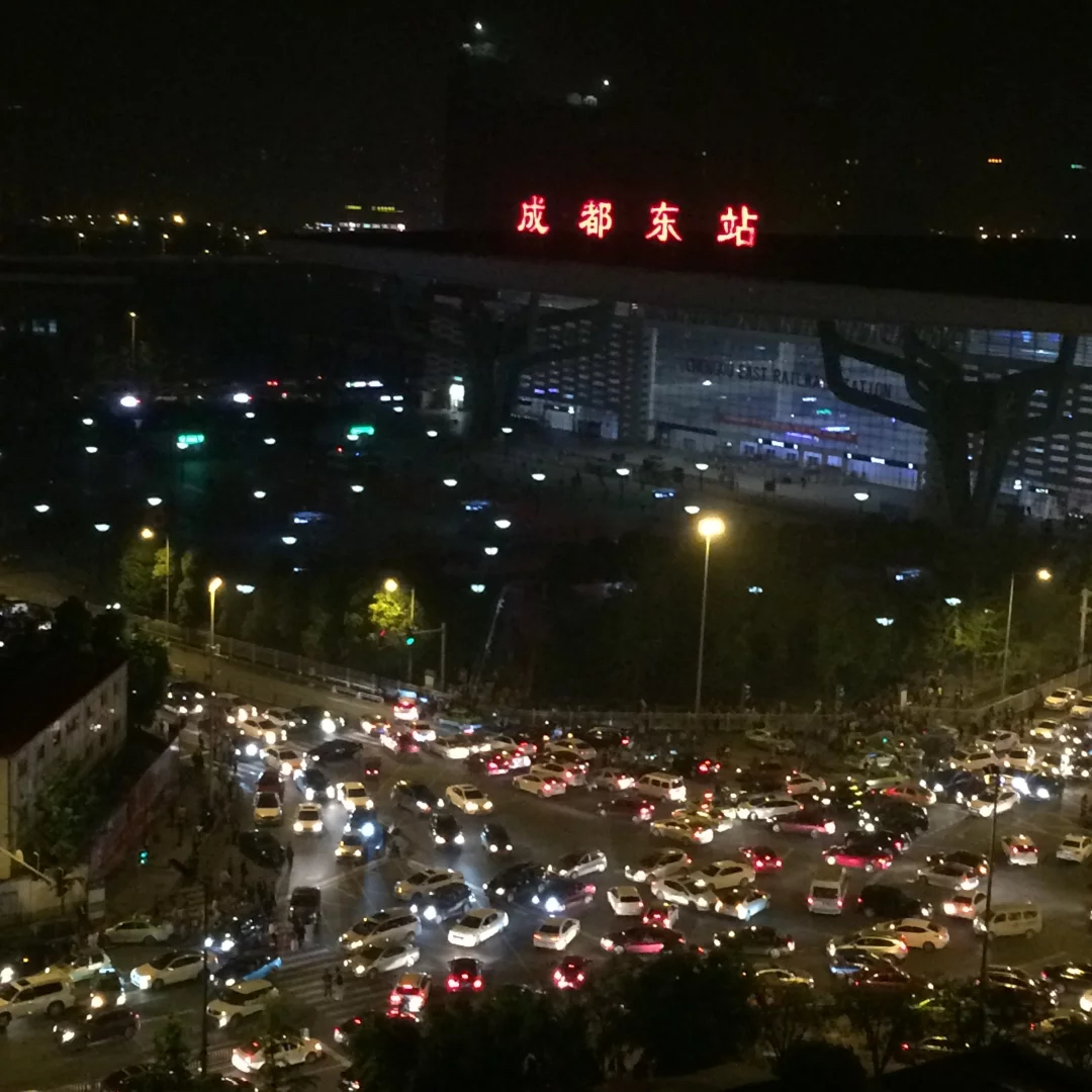 计划好的了,虽然最后计划晚了,也因此没能订到可以看夜景的airbnb房间